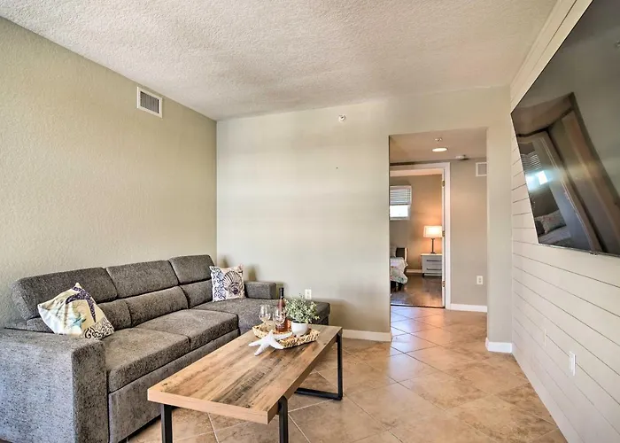 Coastal Clearwater Condo: Half Mile To Beach!