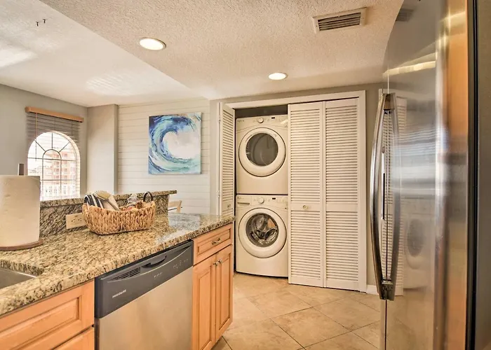 Coastal Clearwater Condo: Half Mile To Beach! Ferienhaus