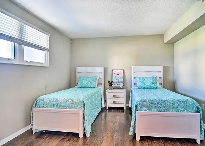 Coastal Clearwater Condo: Half Mile To Beach! Clearwater Beach