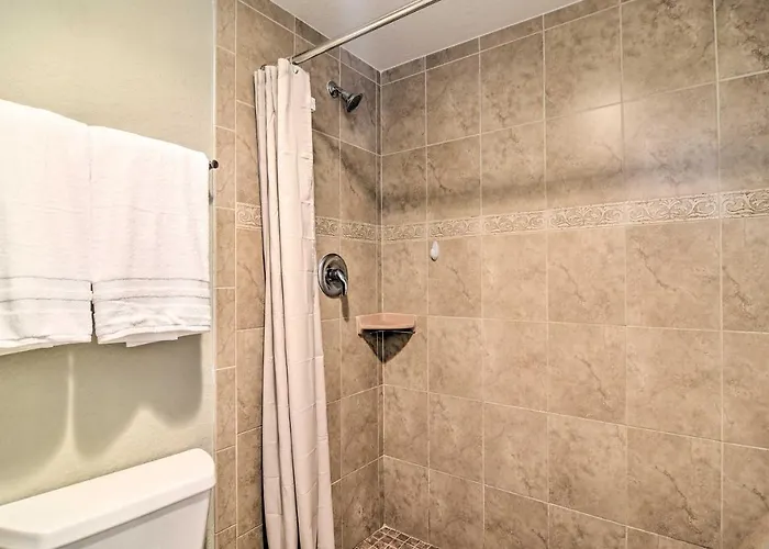 Coastal Clearwater Condo: Half Mile To Beach!