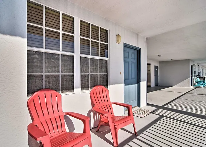 Ferienhaus Coastal Clearwater Condo: Half Mile To Beach!