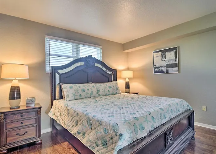 Ferienhaus Coastal Clearwater Condo: Half Mile To Beach!