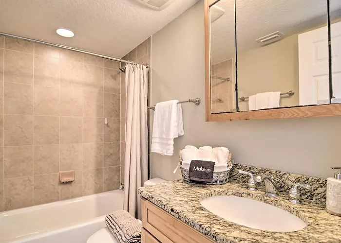 Ferienhaus Coastal Clearwater Condo: Half Mile To Beach!