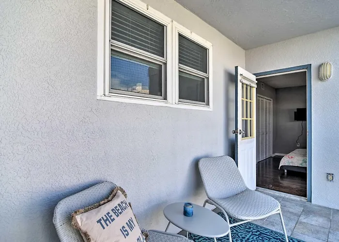Coastal Clearwater Condo: Half Mile To Beach! Clearwater Beach
