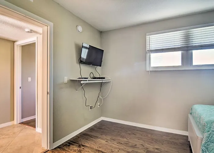 Ferienhaus Coastal Clearwater Condo: Half Mile To Beach! Clearwater Beach