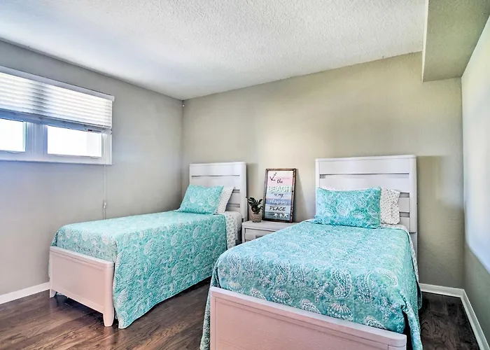 Ferienhaus Coastal Clearwater Condo: Half Mile To Beach!
